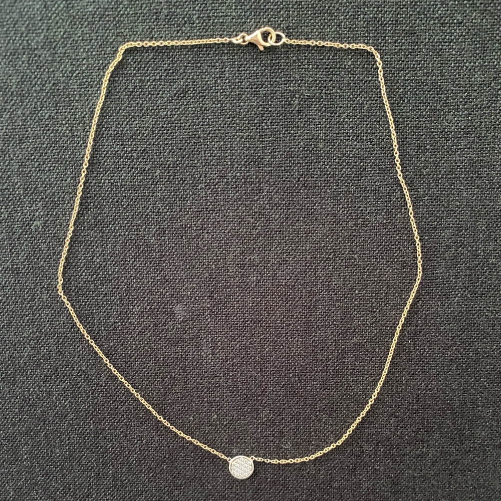 White gold pace circle diamond necklace